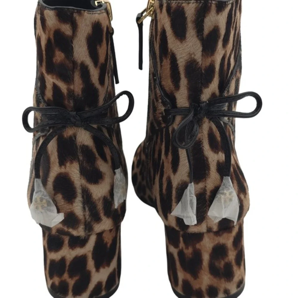 Tory‎ Burch Laila Leopard Calf Hair Ankle Boots Size 6 Block Heel Bow Tie NWOT